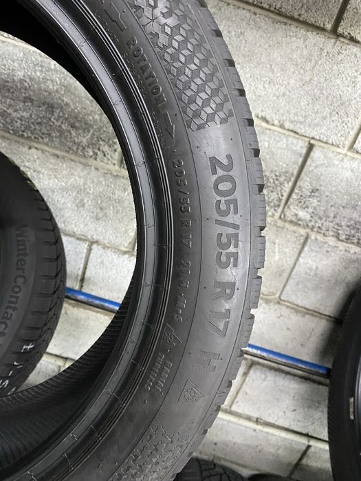 Зимові шини 205/55 R17 CONTINENTAL