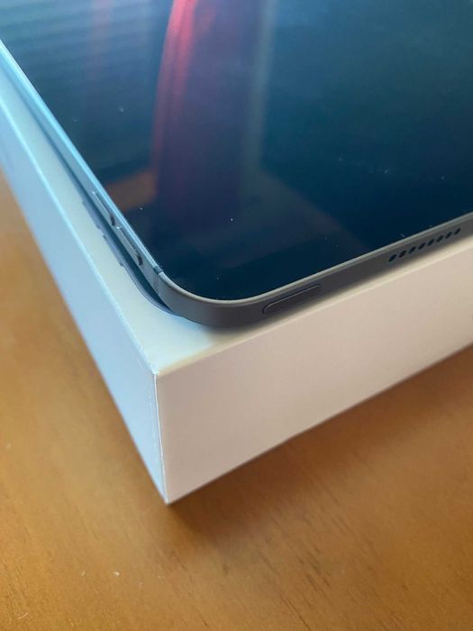 iPad Pro 11 Wi-Fi and 5G 128GB – 5th Generation – Apple M1 – Like New64550697072771124