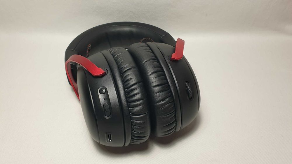Słuchawki bezprzewodowe HyperX Cloud III Wireless jak NOWE.