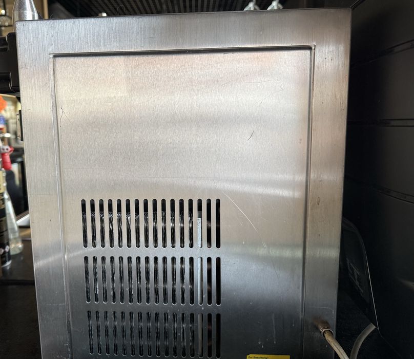 Automat do bitej śmietany Sanomat