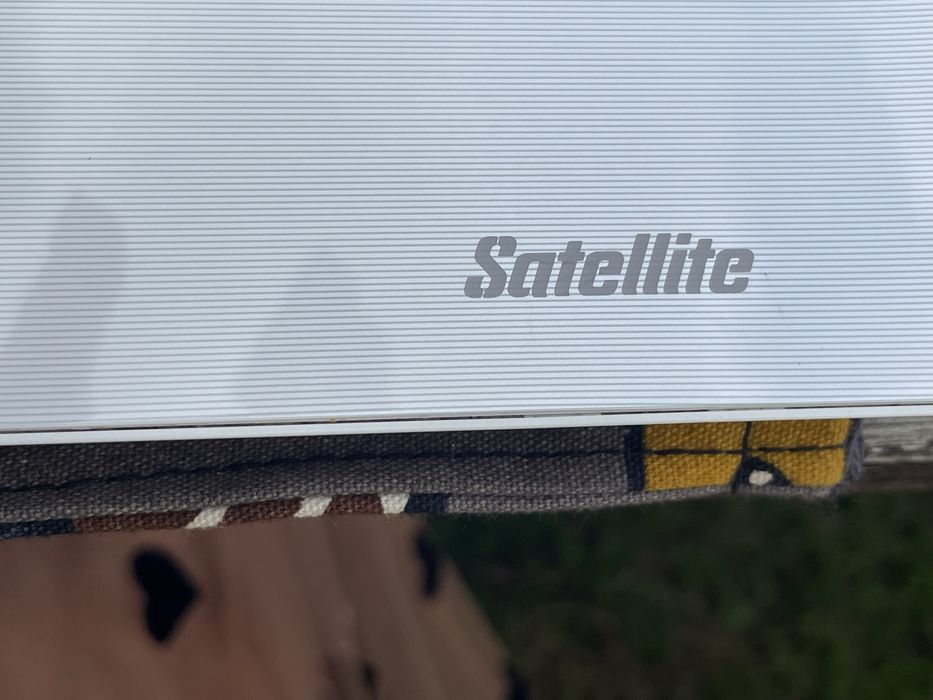 Computador Toshiba skullCandy