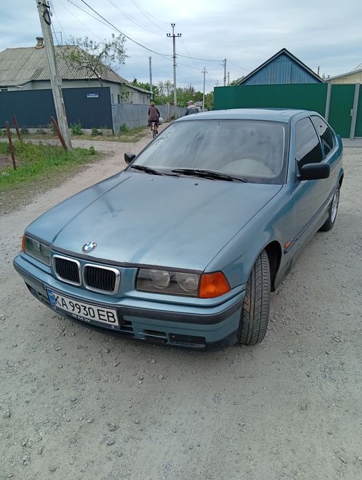 Бмв е36 компакт  1.6