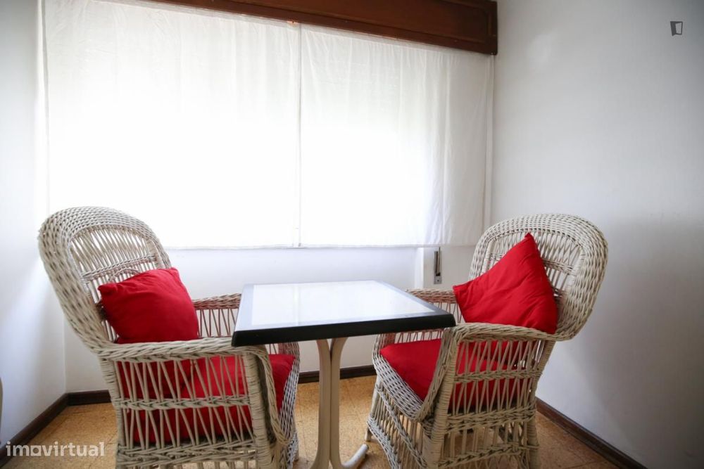 Quarto - localizado em Benfica Lisbon