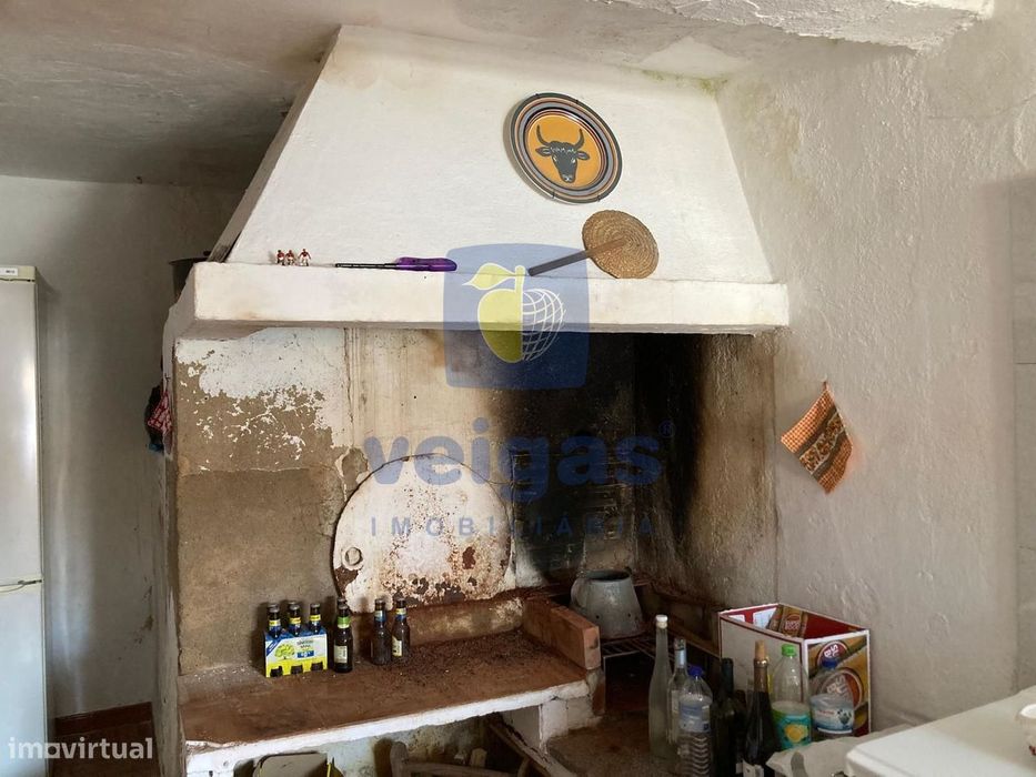 Casa Típica Portuguesa com Terreno de 6346m2