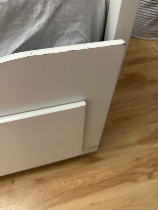 Leżanka Hemnes z 3 szufladami plus dwa materace 20cm plus biurko w zestawie