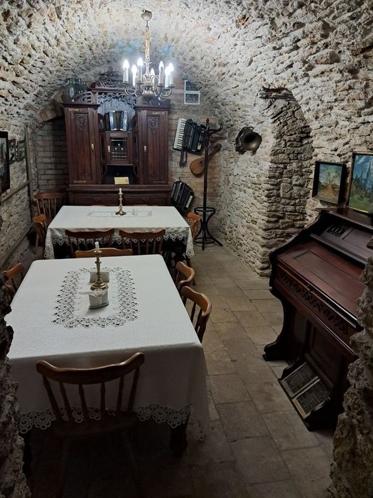 Продаж Комерційної, Історичної Нерухомості в Дубно, Без Комісії.