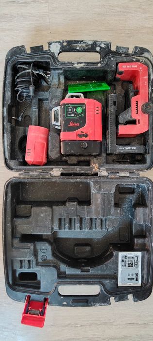 Laser krzyżowy  Leica
