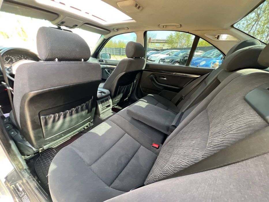 Продам BMW  523I