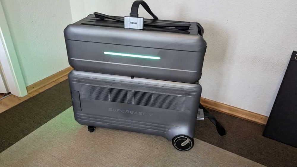 Зарядна станція Zendure SuperBase V6400 з додатковою батареєю