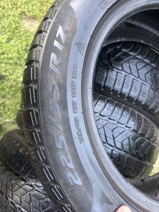 Шини зима 225/55 R17 Pirelli резина комплект