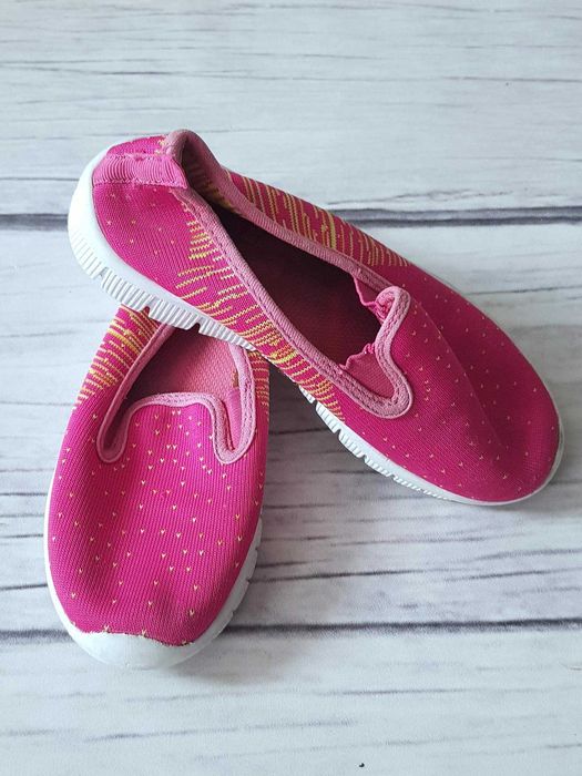 Extra lekkie trampki slip on pianki materiał, do szkoły 33