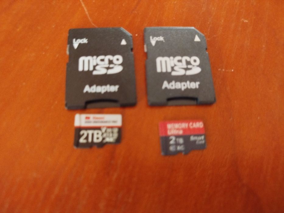 2 карты памяти micro cd на 2 ТБ с адаптерами в хорошем рабочем состоянии
