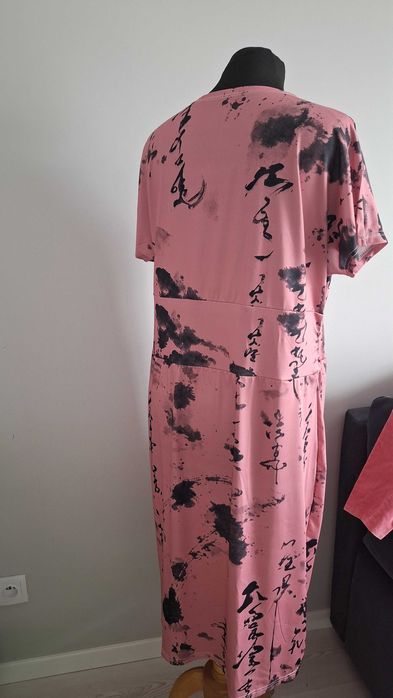 sukienka elegancka w roz .50/52