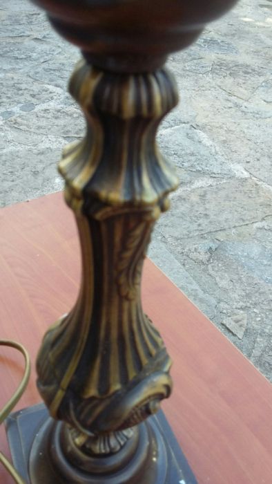Candeeiro em metal. Não tem abat-jour