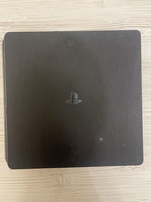 Playstation 4 slim 1 TB