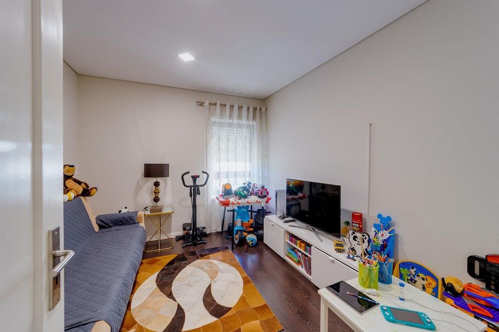 Apartamento T3 em frente aos Bombeiros de Paredes