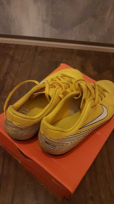 Buty Korki Piłkarski Nike Lanki 38