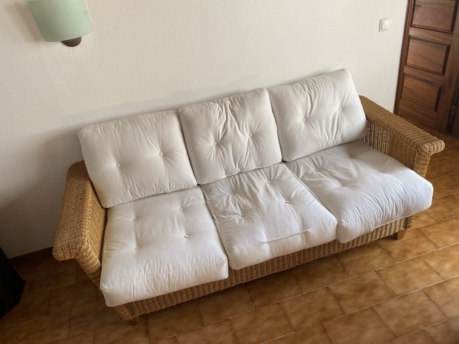 Conjunto de jardim em vime e madeira