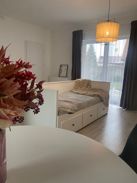 Osiedle Skrzydlate - bezczynszowa nowoczesna kawalerka (34 m²) z ogrodem (45 m²) i tarasem z 2 miejscami postojowymi - Widok 2