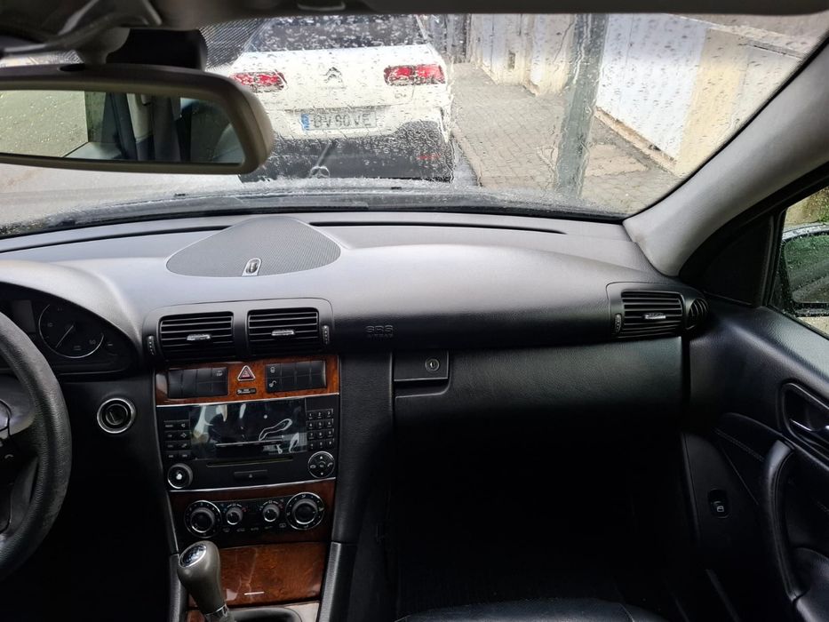 Mercedes-Benz C 220 — fotografia 8