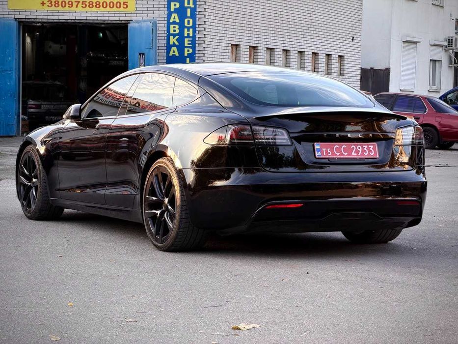 TESLA PLAID 2024 1033 к.с.