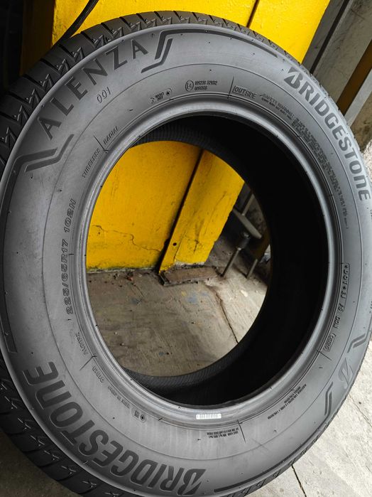 Bridgestone Alenza 001 R17 225 65 102H шини літні комплект рік 25
