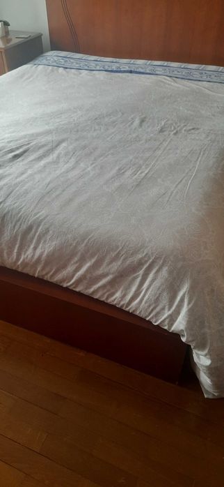 Cama de casal. Bom estado conservação