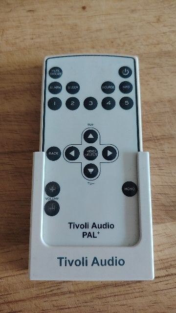 Oryginalny Pilot Tivoli Audio PAL+ z uchwytem / stacją (PALPRWHT)