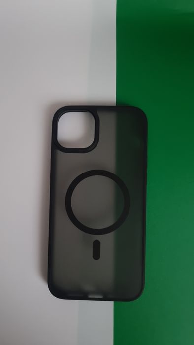 Etui magnetyczne na iPhone 14 Plus – czarne