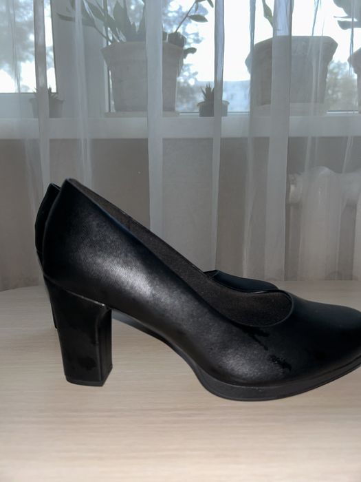 Туфлі, туфли на каблуке