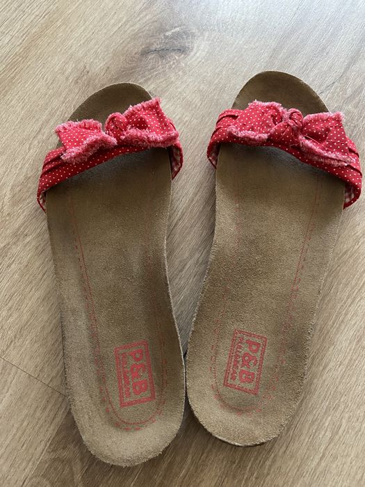 Vendo chinelos Pull And Bear