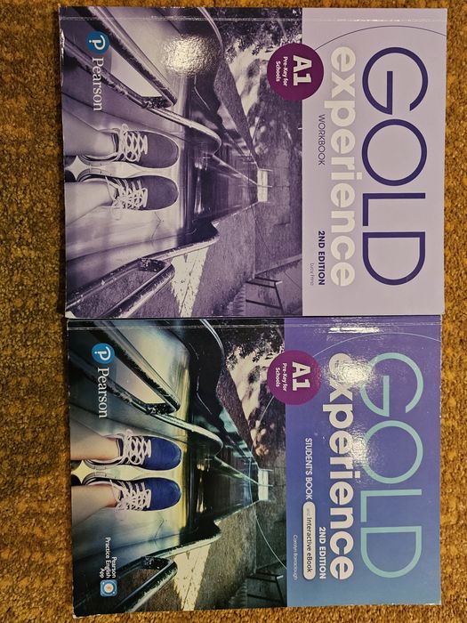 Livros Curso inglês, gold experience A1
Livro e livro de exercícios.
C