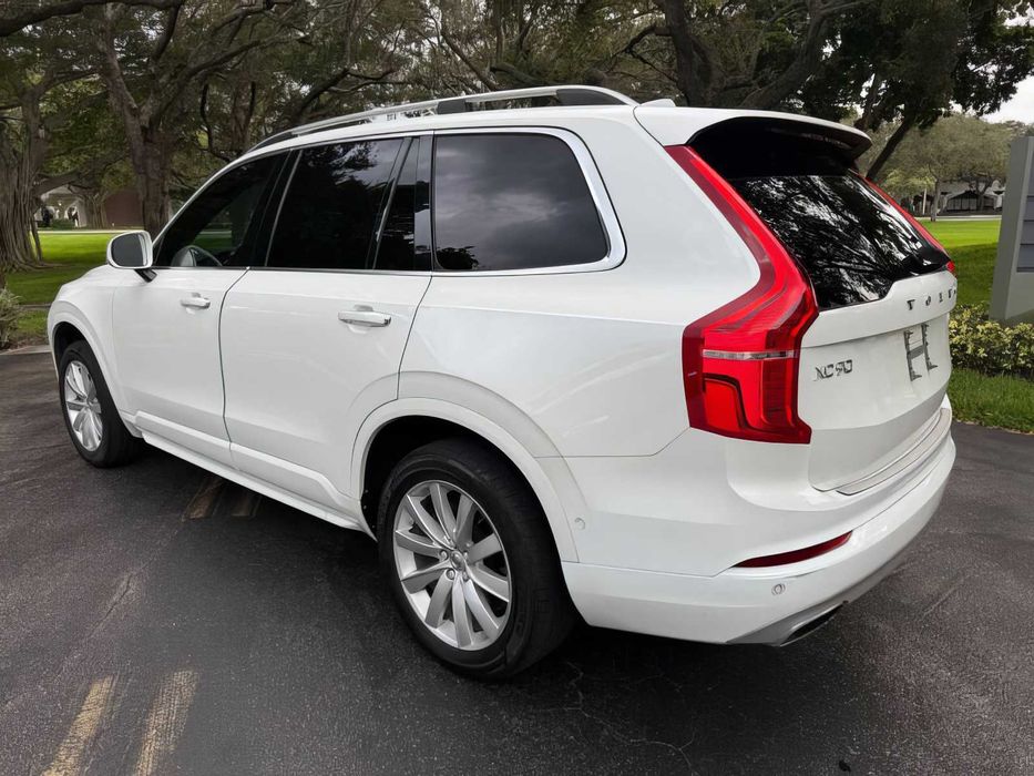 Volvo XC90      2018