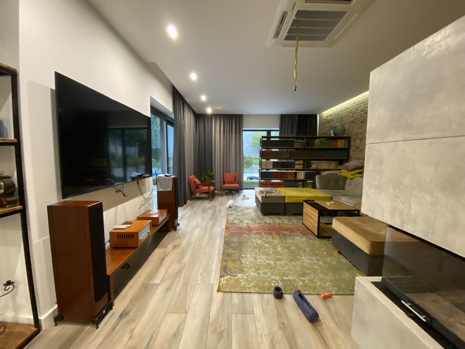 Продаю стильный 300м2 дом в центре