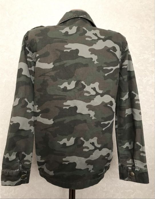 12-13 років якісна брендова куртка котонова камуфляж мілітарі стан нов