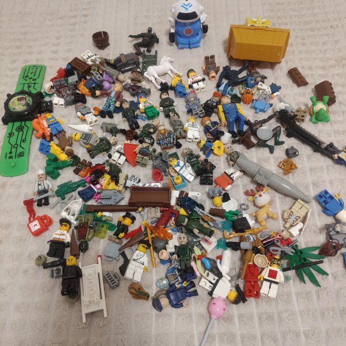 Lego на вагу, 5 кг. Ціна 1550 за всі фото.