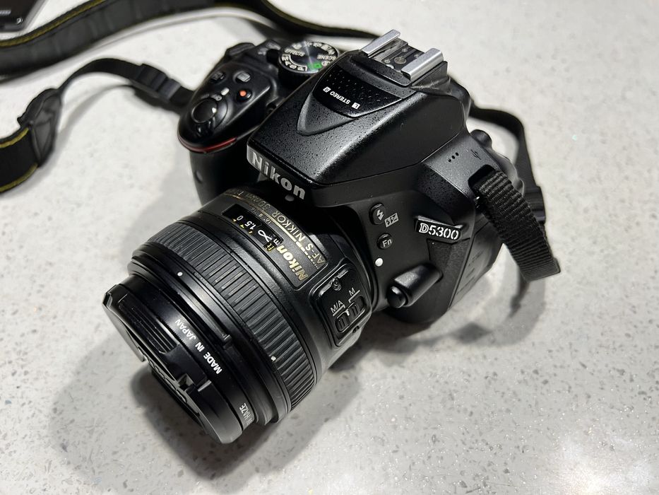 Цифрова (дзеркальна) фотокамера (фотоапарат) Nikon D5300