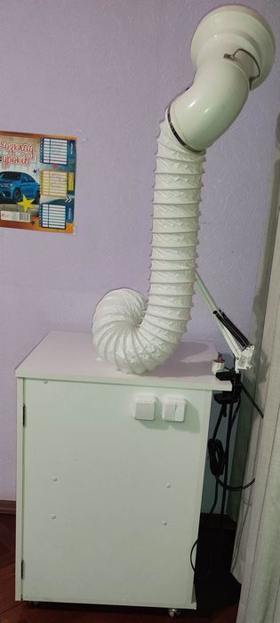 Продам професійну витяжку для педикюру/манікюру