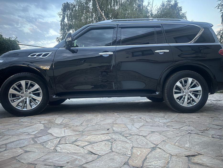 Продам машину infinity q80