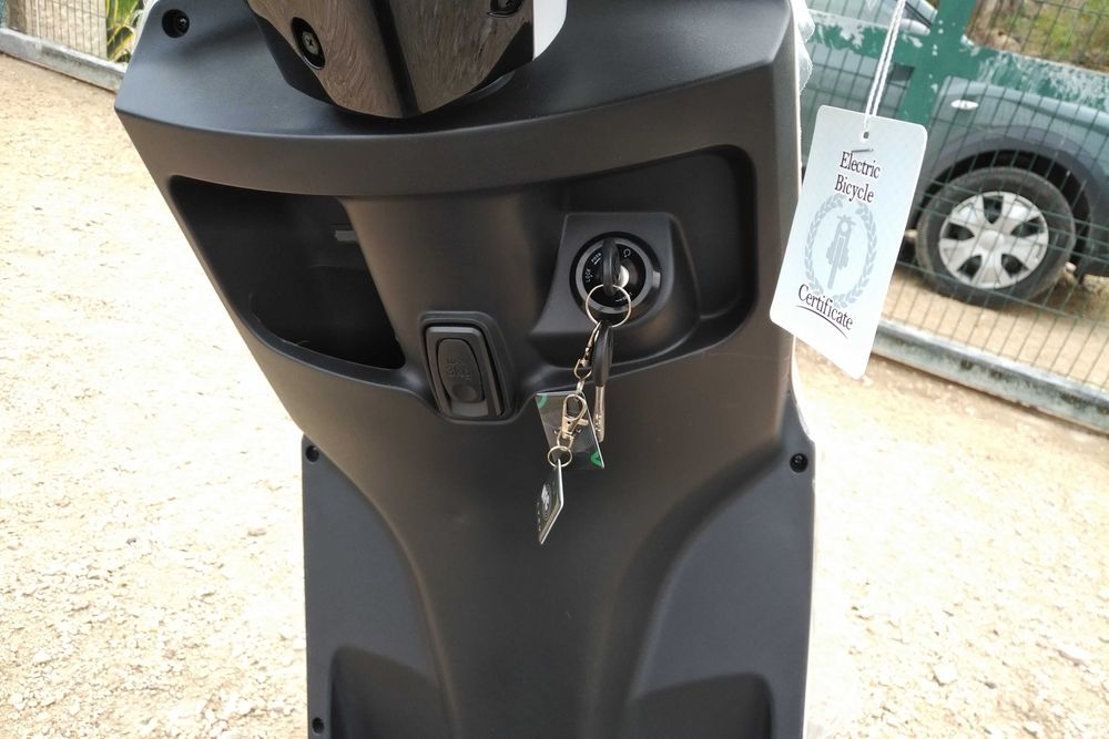 Luyuan MKK Pro Max 72V45Ah | 5200W | 150Km | 80Km/h | C/ Matrícula