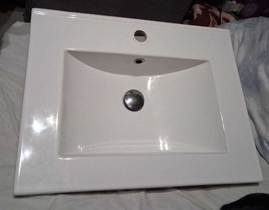 Umywalka łazienkowa 60 cm