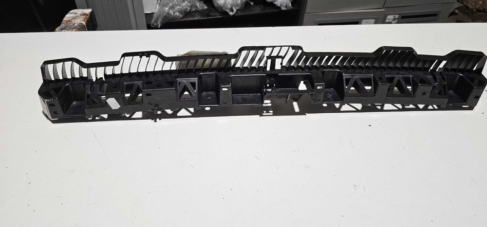 Ślizg zderzaka środkowy tył Seat Ibiza  V. 6F0.807.863C