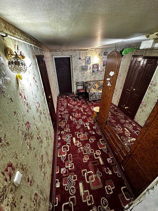 Продам  два будинки в одному дворі