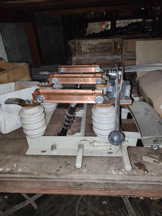 Высоковольтный разъединитель РВЗ-10/630, роз'єднувач РВЗ-10/630