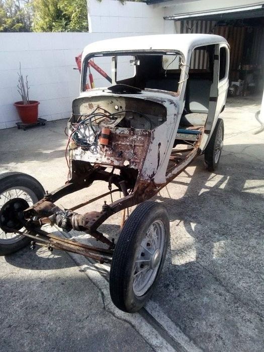 Ford Y de 1934 para restauro.