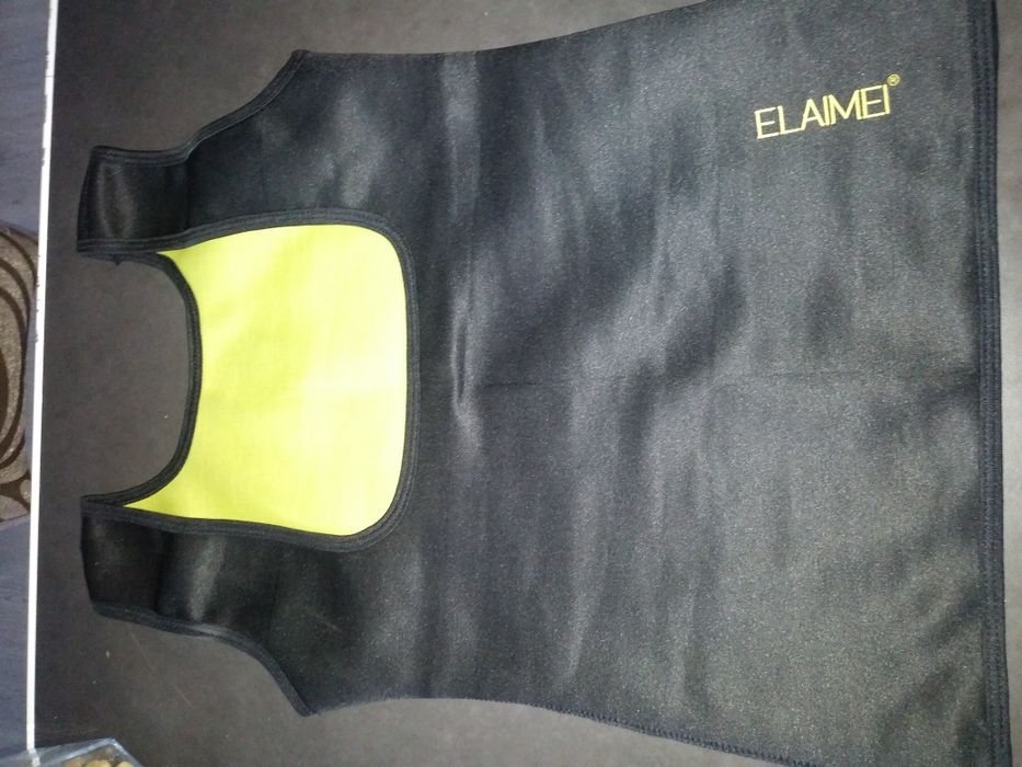 Bluzka modelujaca. Wyszczuplająca