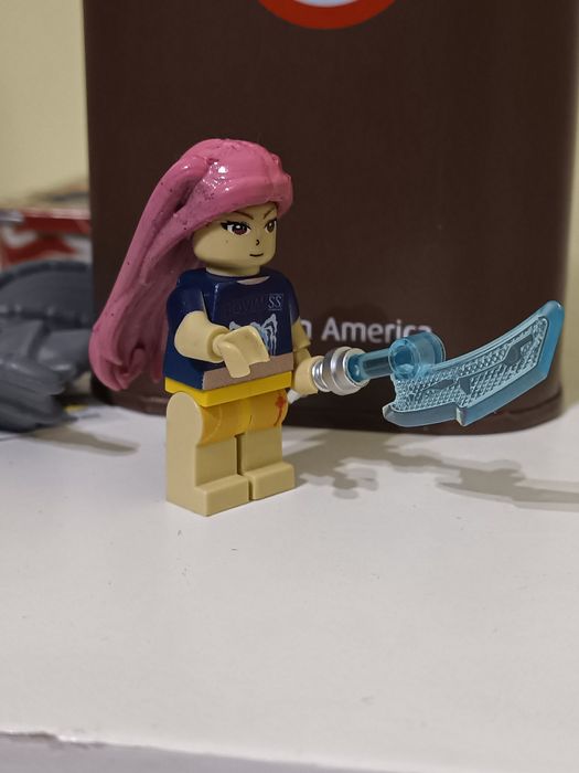 Figurki z klocków Huntrix