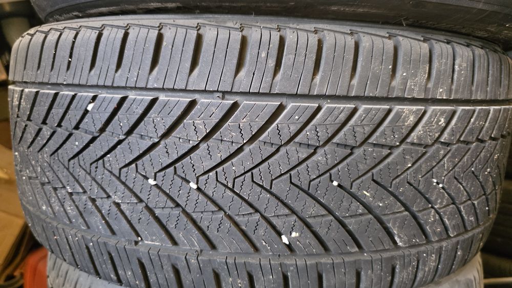 4 Pneus 215/40R17
