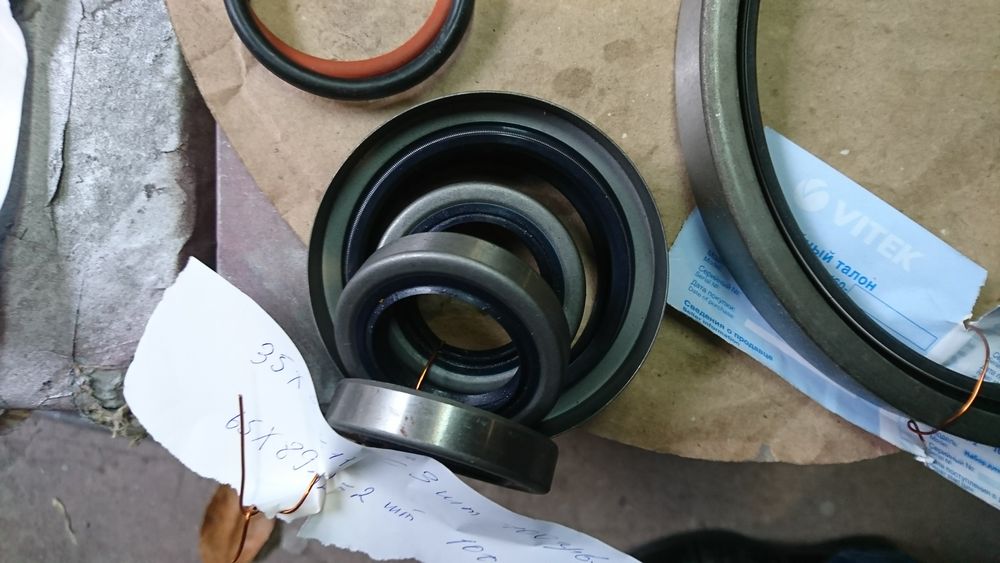 Запчасти для Каматцу .