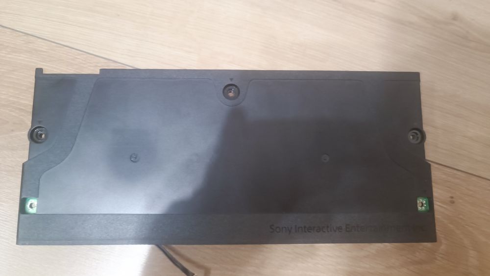 Zasilacz PlayStation 4 Pro